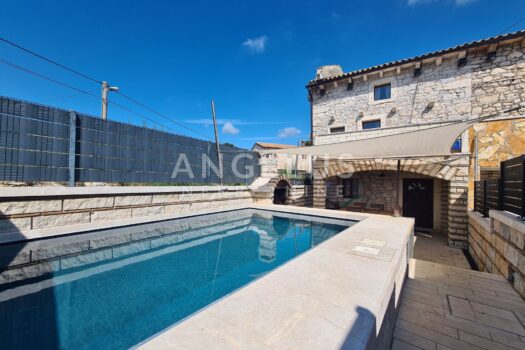 Istrien, in der Nähe von Poreč - Haus mit Pool, 100m2, langfristig 1758111337 20250916 135804
