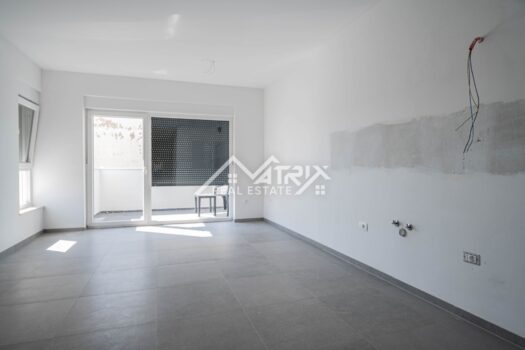 1758207732 mm 1 of 13