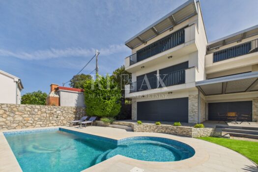 1758281679 klenovica vila s pogledom na more 9