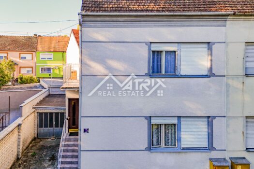 Osijek, Familienhaus mit Garage und Keller 154m2 1758537904 osijek obiteljska kuca s garazom i podrumom 154m2 1