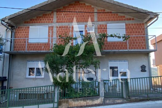 MARINA – GELEGENHEIT! HAUS MIT DREI WOHNUNGEN UND PARKPLATZ, WOHNFLÄCHE = 247 M² 1758617166 1