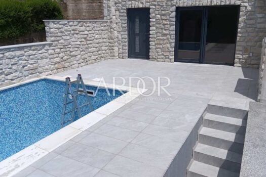 1758798134 prodajem kucu bribir slika 259120418