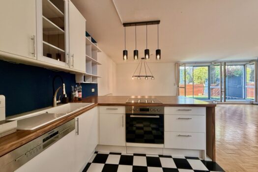 18maCyFVXHqKT7NyAc6I7h 1