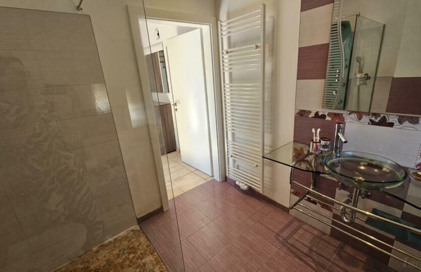 stylisches Bad im EG