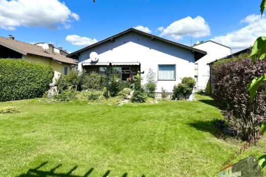 Charmantes Einfamilienhaus mit uneinsehbarem Garten in Heidenreichstein Ansicht Haus Garten 1
