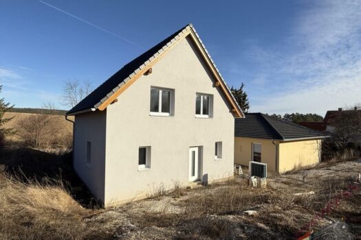 Einfamilienhaus in idyllischer Ruhelage.  Häuser