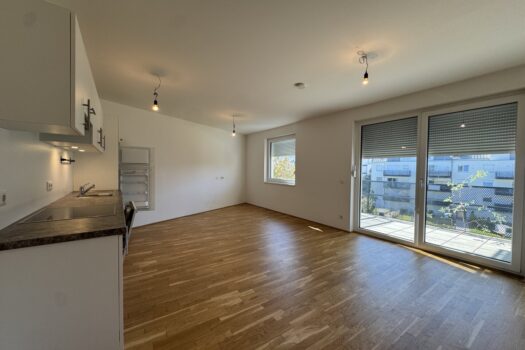 1YrjVfpaQKHSJNKcomNFhw