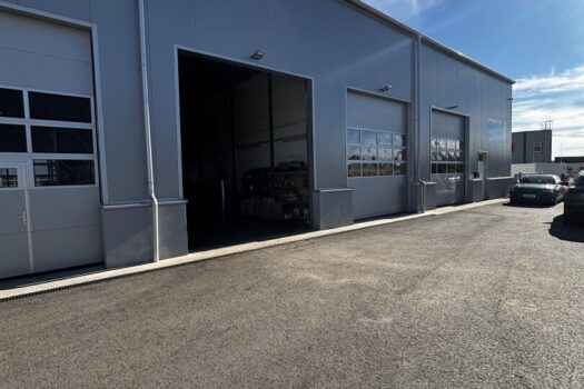 Werkstatt-Halle + Büro im Nebengebäude in Buchkirchen zu mieten- Parkplätze vorhanden! 23o9f09DyYsIPn8GqDMtjX