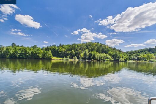 Blick vom Steg auf den Stausee Thurnberg