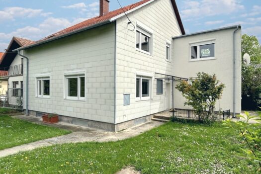 7 große Zimmer! Vorderansicht