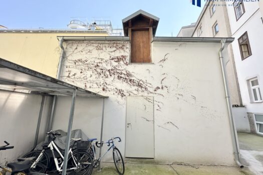 Fassade des Lagergebäudes