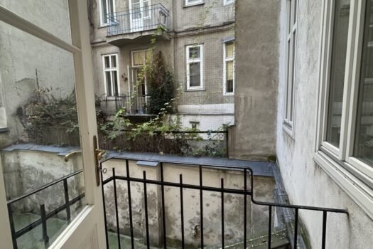 2mEBOZFtSJ5BIGlGXLiPYR