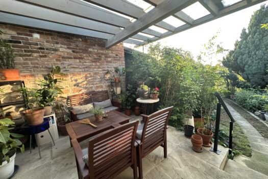 3CXQFR8k4qboQFE3VwLfJm