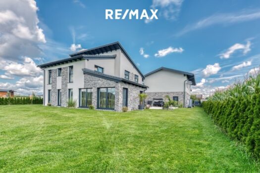 Großzügige Villa + Nebengebäude in Regau 3XCnGZ8zY8WhQsfieaQS4H