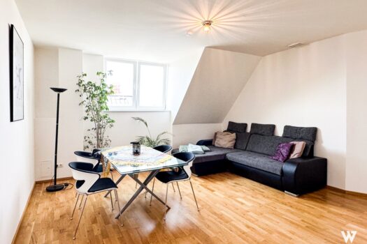 ERSTBEZUG NACH SANIERUNG: DG-Ausbau mit 3 hellen Zimmern | große Dachterrasse | Klimaanlage 3avG4gxMjwmEkmqwMQbbxP
