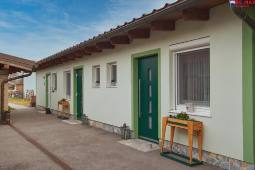 3peY5RN5INcGpfb6TbIOlA 1