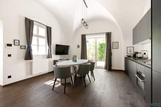 429UEyCjVenHTtWVmKL536