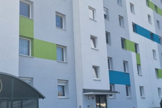 4BmEekFNrfD9lyGrMm941q