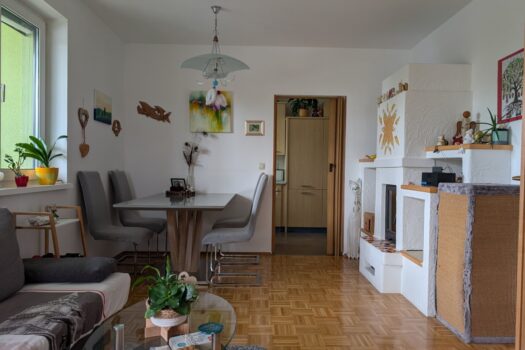 Teilmöblierte Eigentumswohnung in zentraler Lage 4PVWHRaDLjqDlz3wXvVNtB
