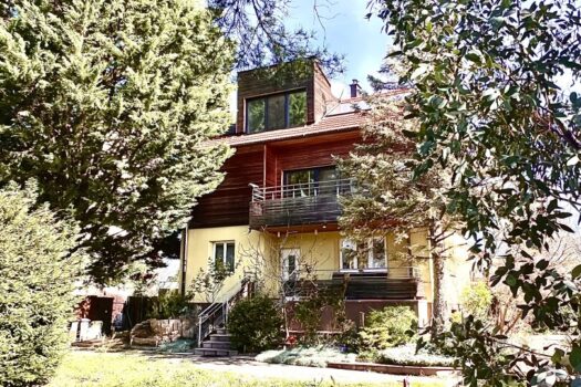 FAMILIENIDYLLE - GROSSZÜGIG UND RUHIG - WEITLÄUFIGER GARTEN - VIEL STAURAUM viel Platz zum Erholen und Garteln