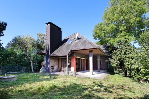 Außenansicht mit Garten