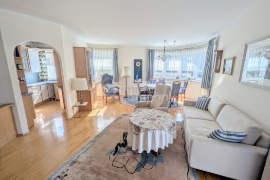 Wohnen am Mattsee: Stilvolle 4-Zimmer-Wohnung mit Balkon und Tiefgarage! 615WjW3K0y3lpy7WMqgRp9
