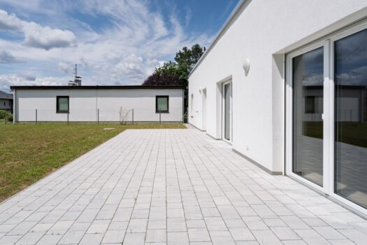 Bungalow - Erstbezug nach Renovierung Außenansicht