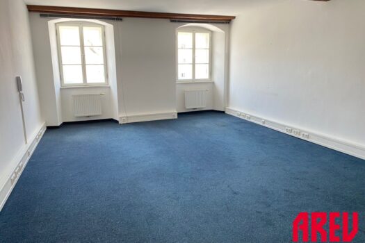 Vielseitig nutzbare Bürofläche in bester Lage am Stadtplatz iSLwcziM1WdsJNTxd5DyX