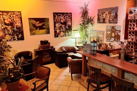 PREISHAMMER!!! Geschäftslokal am Kutschkermarkt mit Schanigarten und Weinkeller. Nur €500,- Pacht od € 59.000,- Investablöse geringe Hauptmiete!!! 20241121_194047