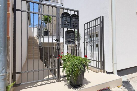 Vodice, 200 m vom Blue Beach entfernt, 2-Zimmer-Wohnung 67,82 m2, Terrasse, Parkplatz 1719836213 img 6979 1
