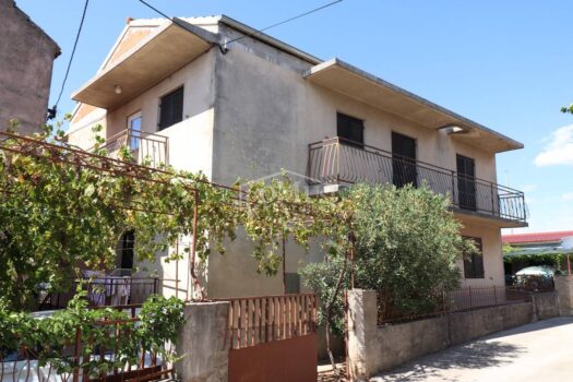 Pirovac, freistehendes Haus 208,26m2 mit zwei Wohnungen 1723643435 img 8367