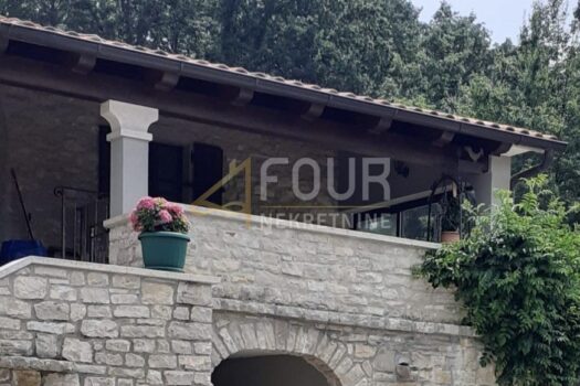 1728988877 gracisce 3