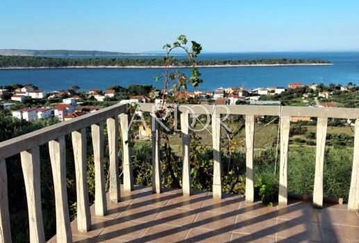 1730121495 kuca rabu slika 227610751