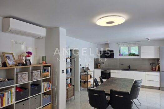 Split, Manuš - Langzeitmiete, Wohnung mit zwei Schlafzimmern, Parkplatz 1748437466 20250526 140259