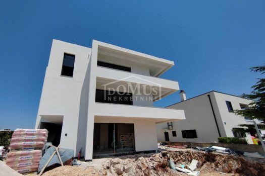 Vodice, Penthouse Wohnung 133,49m2, ruhige Lage 1751029324 img 20250626 133736