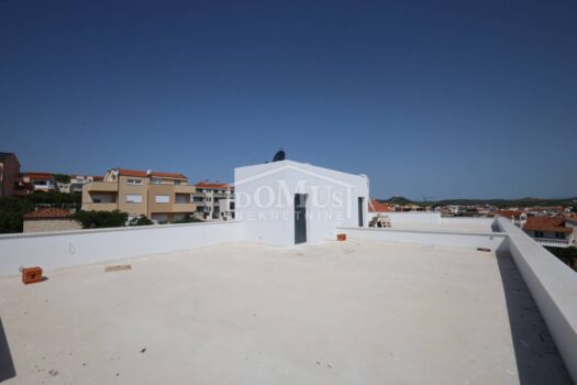 Vodice, Neubau, 2-Zimmer-Wohnung 99,42 m2, mit Dachterrasse 85,40 m2 und Meerblick 1756385198 img 7074