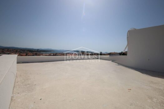 Vodice, Neubau, 2-Zimmer-Wohnung 99,42 m2, mit Dachterrasse 85,40m2 und Meerblick 1756386662 img 7076