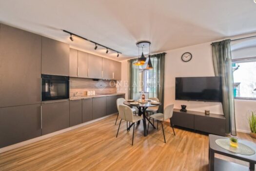 1759152638 stan renoviran pretvoren 2 apartmana slika 258423428