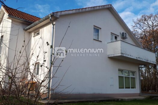 1759232304 20211203 103500