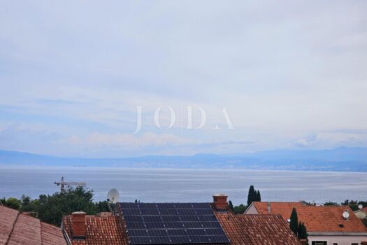 1759371974 148124594 617784 0