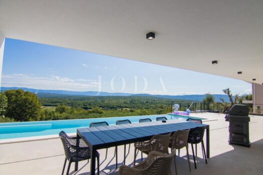 1759384218 817106781 434076 0