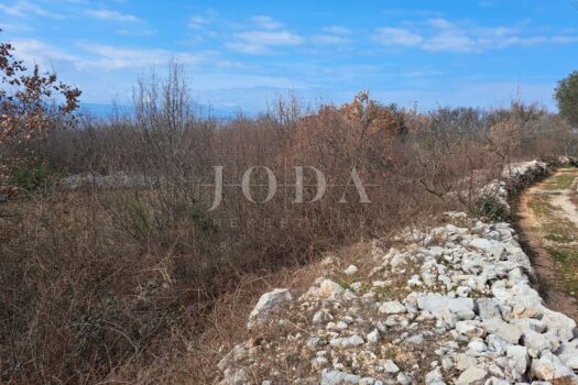 1759385407 1279431253 418012 0