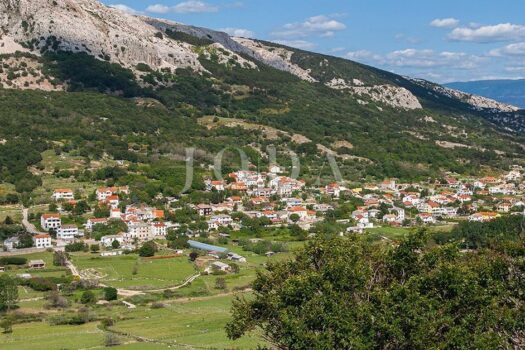 1759386608 571751163 404580 0