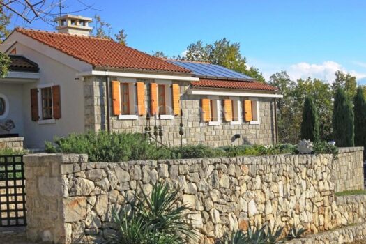 1759399246 386716714 421277 0