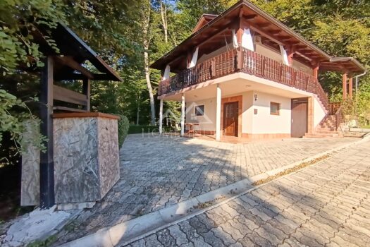 1759518450 img 20251003 153930