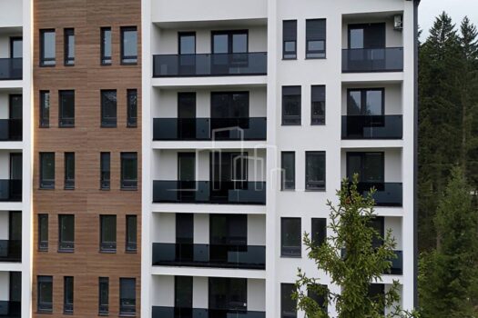 1759678383 retouch 20251002151600071