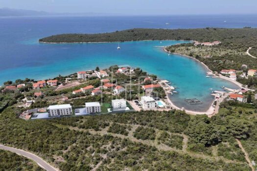 1759738861 1000116121