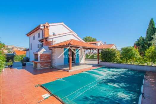 Poreč-Gebiet, Haus mit Pool und Meerblick, Gelegenheit! 1759744977 porec kuca s abzenom prodaja pogled more 11