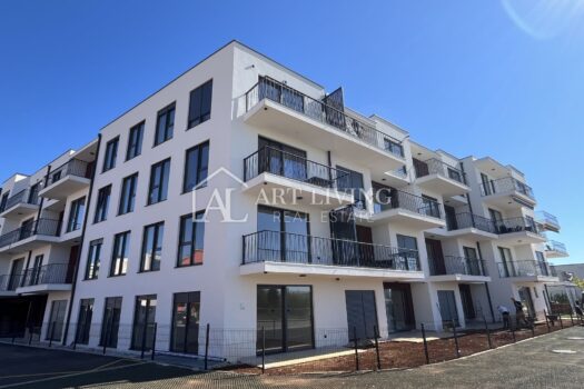 1759825615 image00022