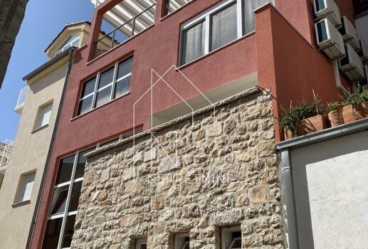 1759830232 vodice centar zgrada 3 apartmana 2 garaze slika 137593602